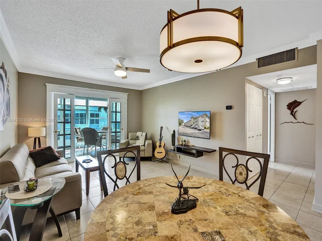 3500 NW 48th Ave # 516, Lauderdale Lakes FL 33319