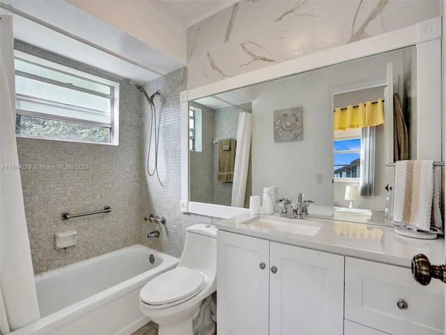 3500 NW 48th Ave # 516, Lauderdale Lakes FL 33319