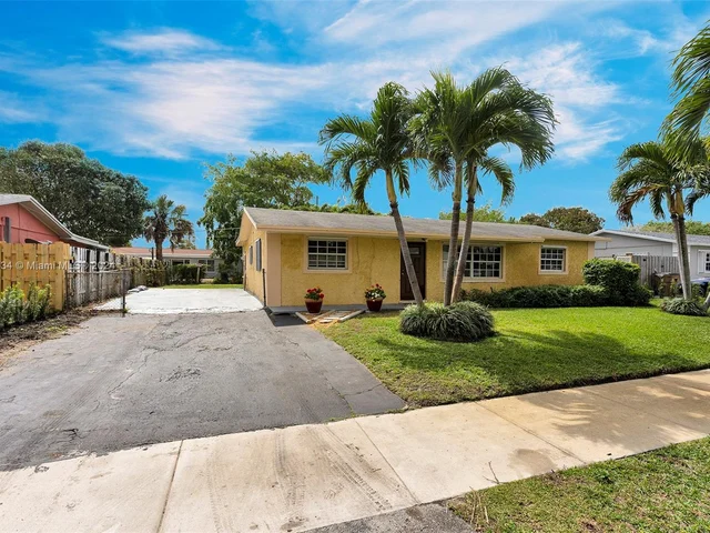 806 NE 52nd St, Deerfield Beach FL 33064