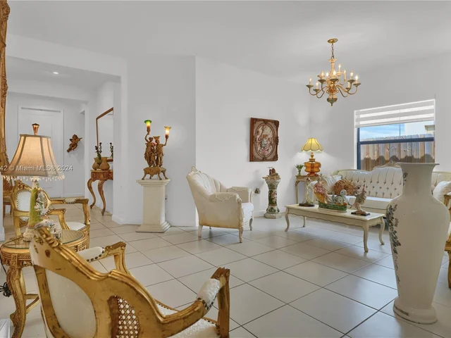 151 NE 27th Ter, Homestead FL 33033