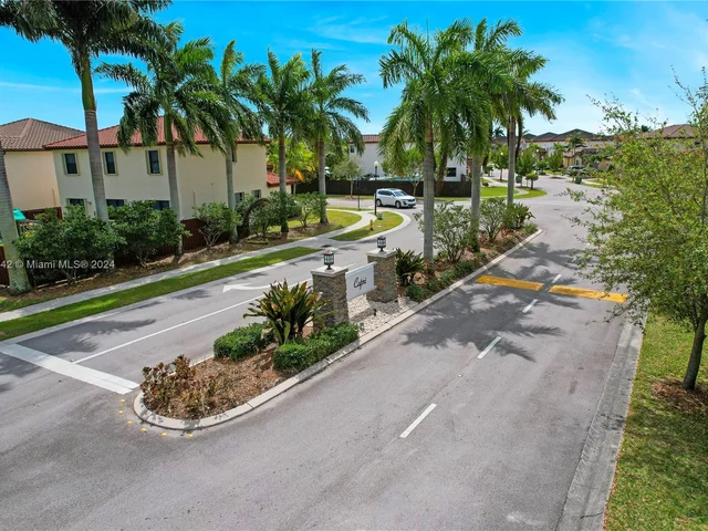 151 NE 27th Ter, Homestead FL 33033