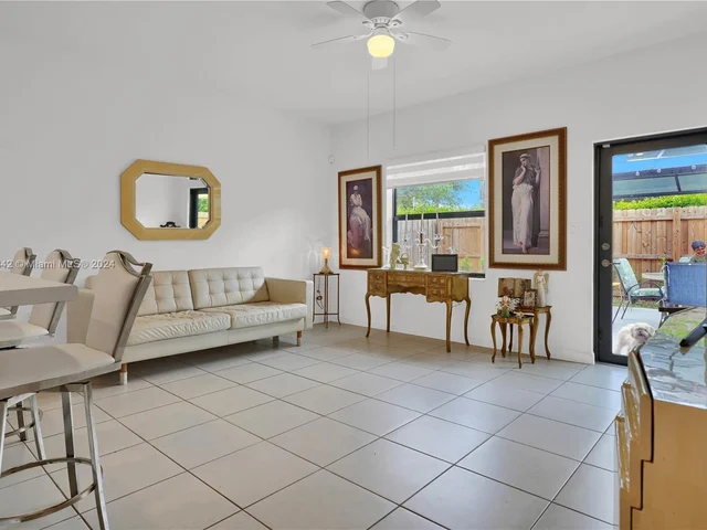 151 NE 27th Ter, Homestead FL 33033