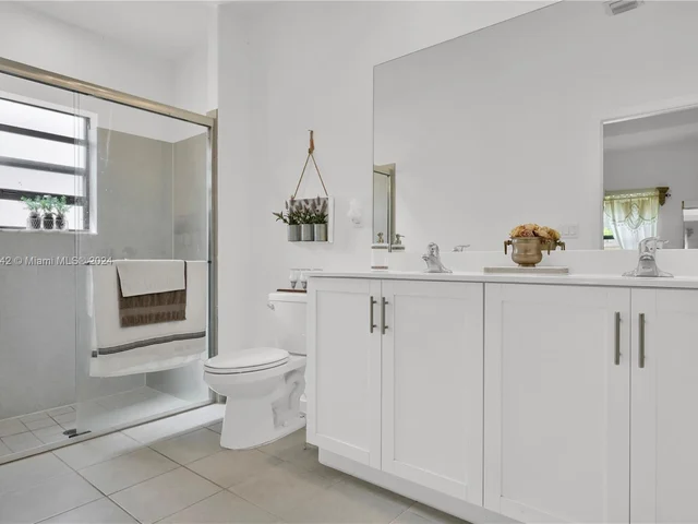 151 NE 27th Ter, Homestead FL 33033