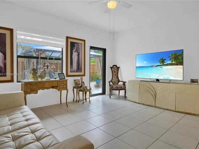 151 NE 27th Ter, Homestead FL 33033