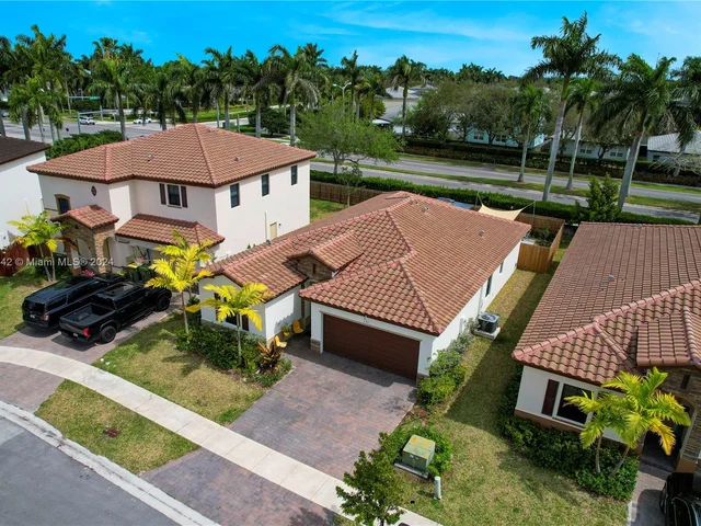 151 NE 27th Ter, Homestead FL 33033