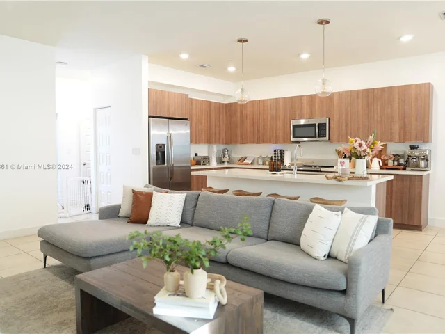 4745 NW 84th Ct # 22, Doral FL 33166