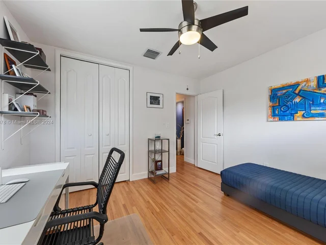 6904 Veronese St, Coral Gables FL 33146