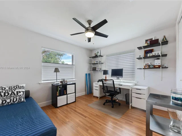 6904 Veronese St, Coral Gables FL 33146