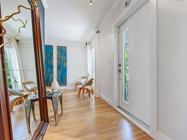 6904 Veronese St, Coral Gables FL 33146