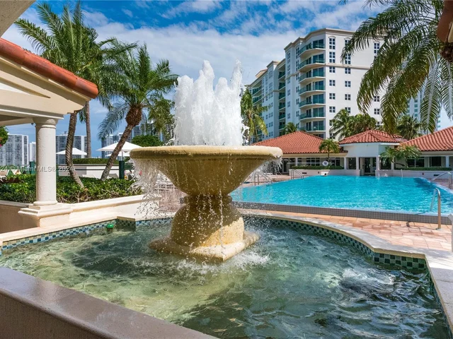 19900 E Country Club Dr # 420, Aventura FL 33180