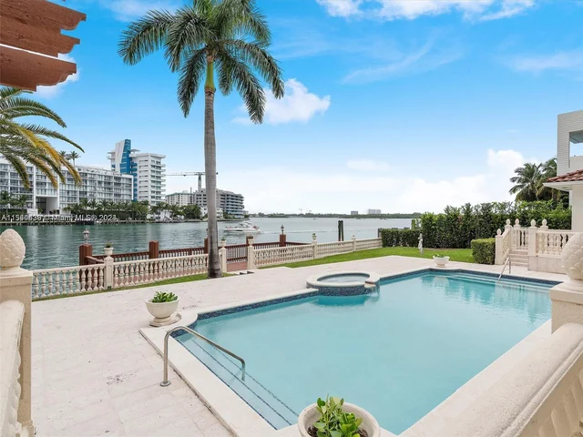 166 Bal Bay Dr, Bal Harbour FL 33154