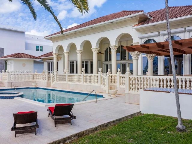 166 Bal Bay Dr, Bal Harbour FL 33154