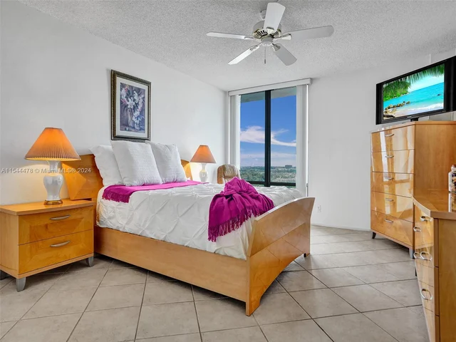 1600 S Ocean Dr # 15B, Hollywood FL 33019