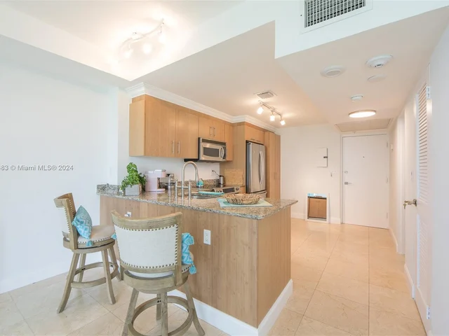 10275 Collins Ave # 405, Bal Harbour FL 33154