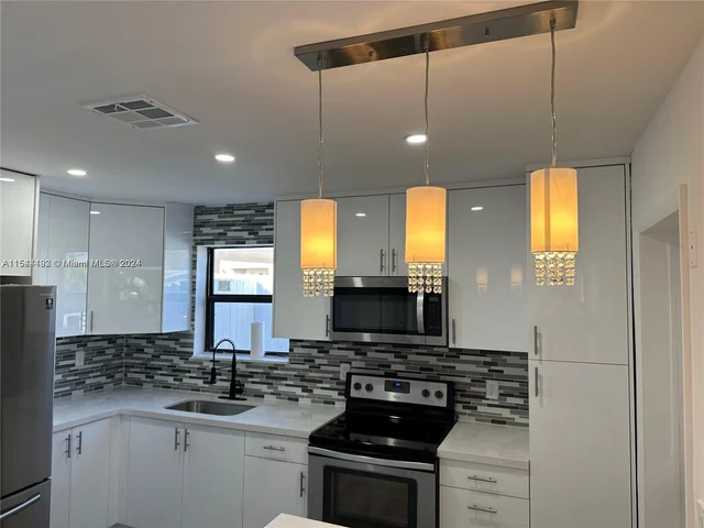 7750 Simms St, Hollywood FL 33024