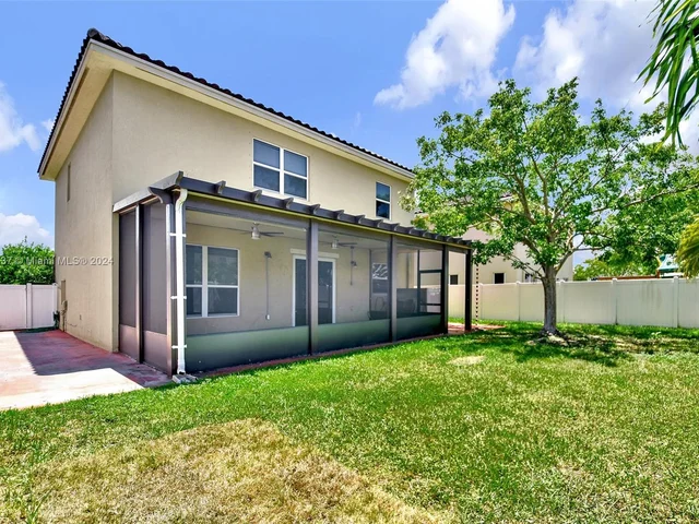 17075 SW 92nd St, Miami FL 33196