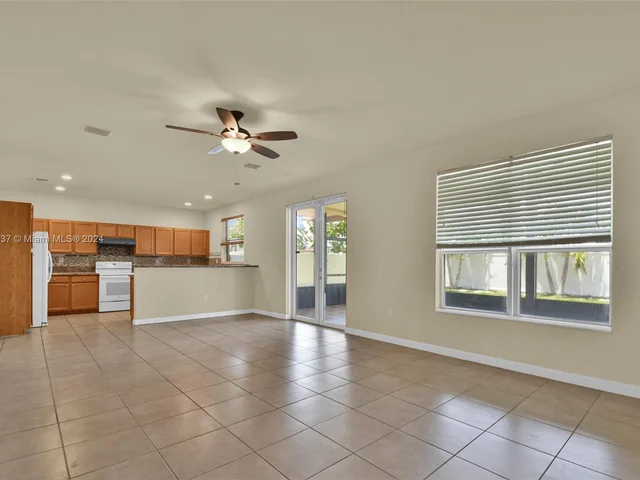 17075 SW 92nd St, Miami FL 33196