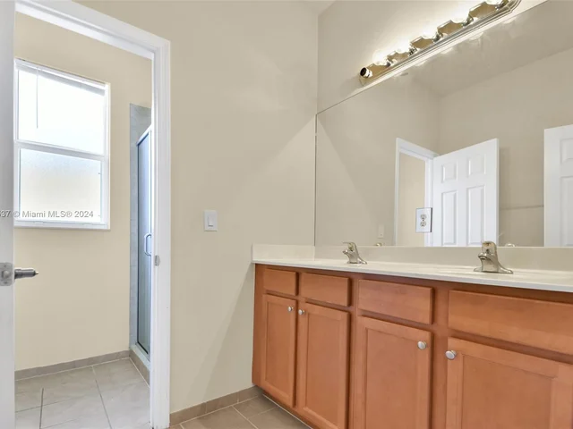 17075 SW 92nd St, Miami FL 33196