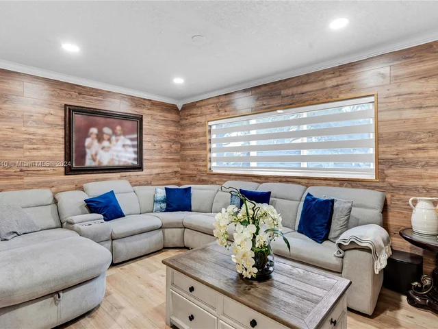 8101 SW 149th Ave, Miami FL 33193