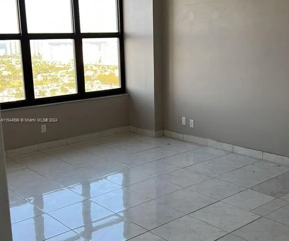 2500 Parkview Dr # 2411, Hallandale Beach FL 33009