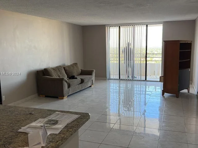 2500 Parkview Dr # 2411, Hallandale Beach FL 33009