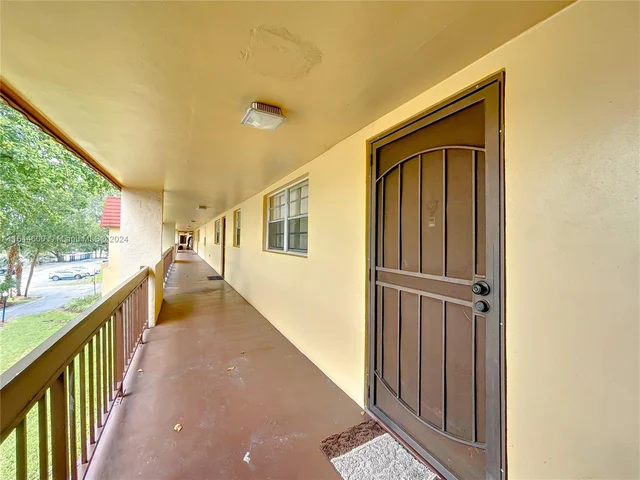 3253 Foxcroft Rd # G314, Miramar FL 33025