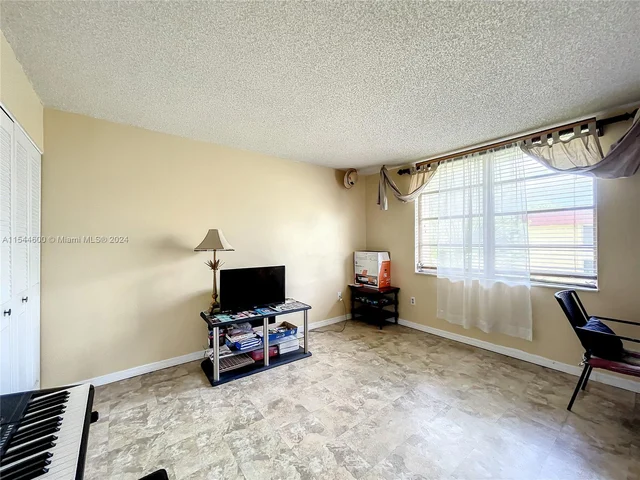 3253 Foxcroft Rd # G314, Miramar FL 33025