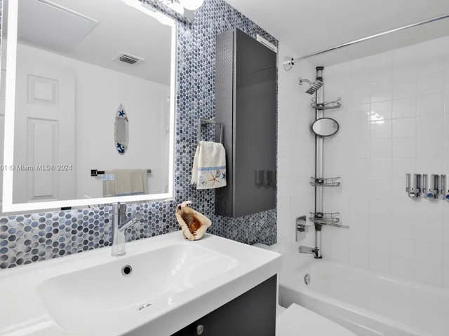 2501 S Ocean Dr # 922, Hollywood FL 33019