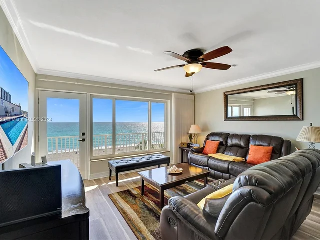 300 Oregon St # 503, Hollywood FL 33019