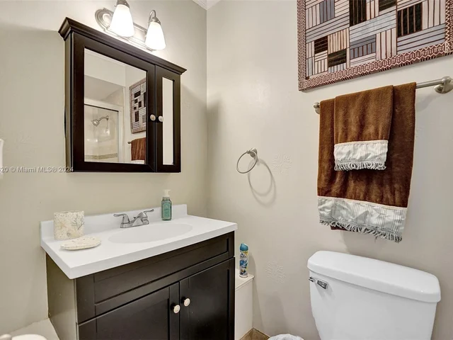 300 Oregon St # 503, Hollywood FL 33019