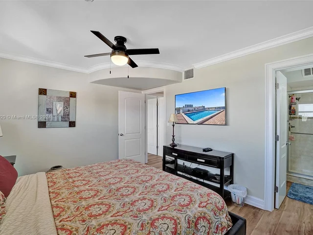 300 Oregon St # 503, Hollywood FL 33019