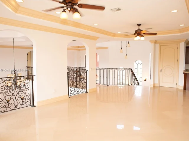 11930 NW 8th St, Plantation FL 33325