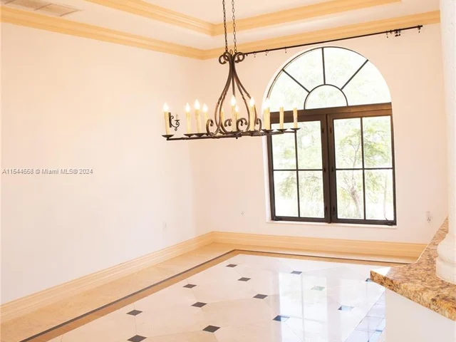 11930 NW 8th St, Plantation FL 33325