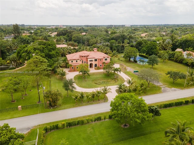 11930 NW 8th St, Plantation FL 33325