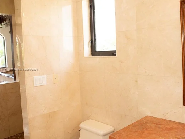 11930 NW 8th St, Plantation FL 33325