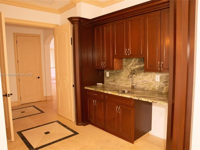 11930 NW 8th St, Plantation FL 33325