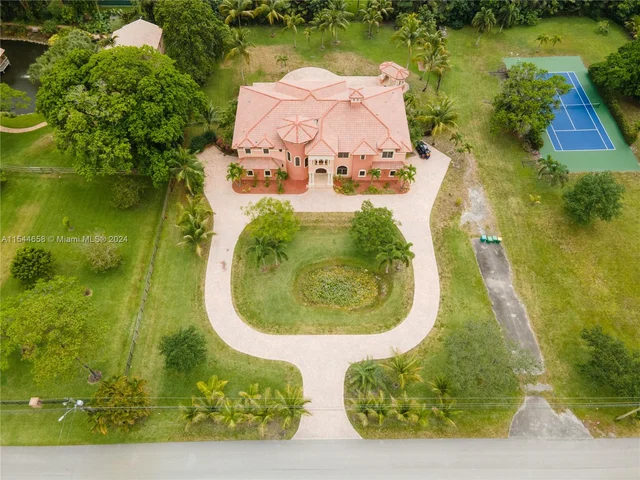 11930 NW 8th St, Plantation FL 33325