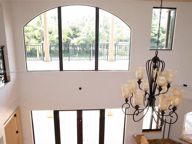 11930 NW 8th St, Plantation FL 33325