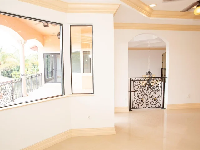 11930 NW 8th St, Plantation FL 33325