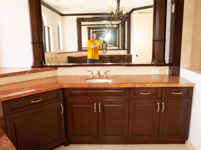 11930 NW 8th St, Plantation FL 33325