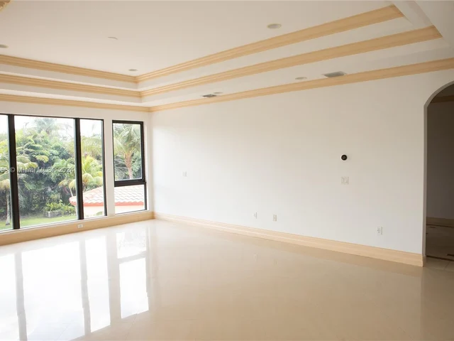 11930 NW 8th St, Plantation FL 33325