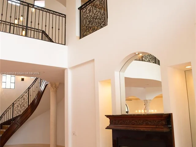 11930 NW 8th St, Plantation FL 33325