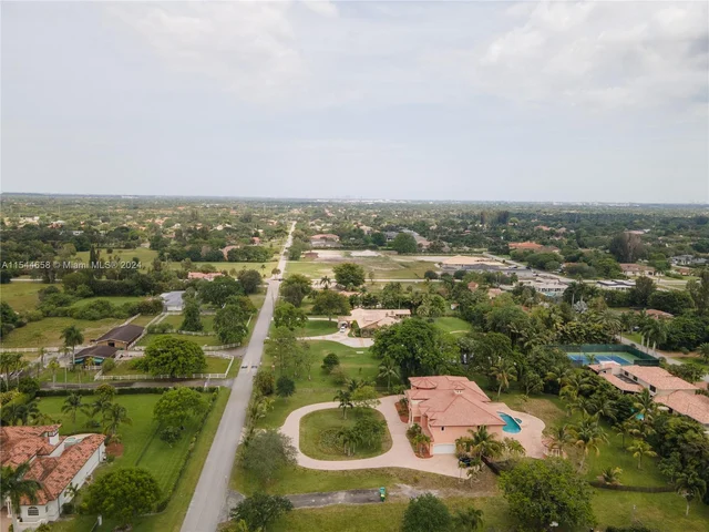 11930 NW 8th St, Plantation FL 33325