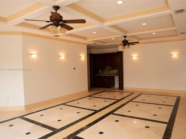 11930 NW 8th St, Plantation FL 33325