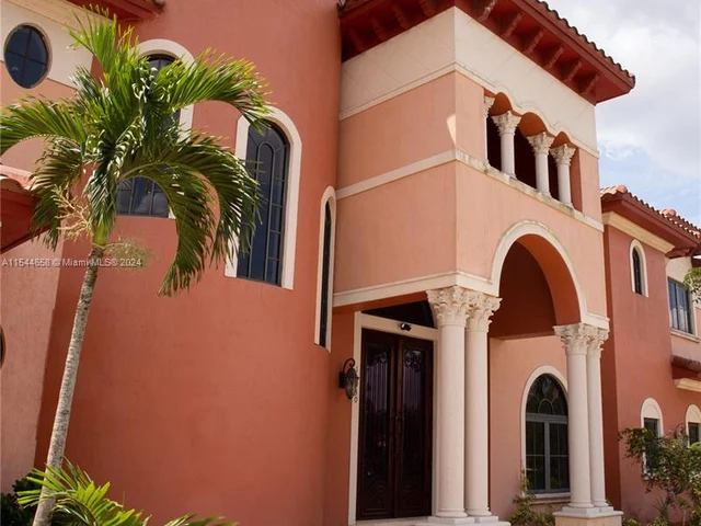 11930 NW 8th St, Plantation FL 33325