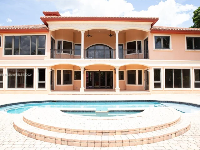 11930 NW 8th St, Plantation FL 33325