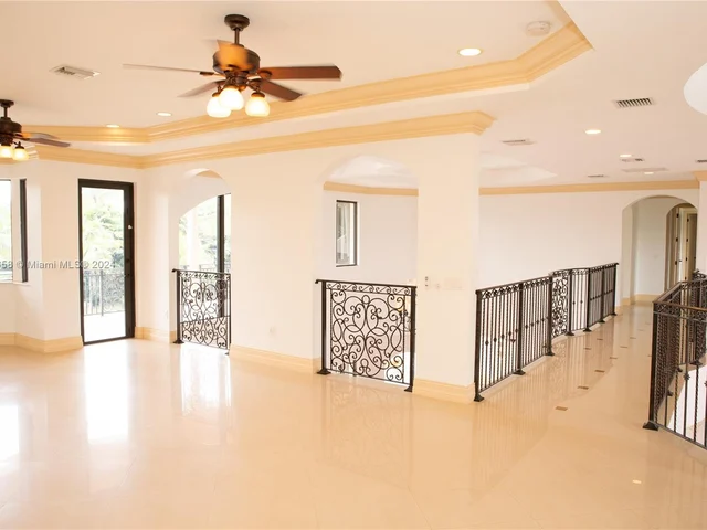 11930 NW 8th St, Plantation FL 33325