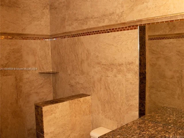 11930 NW 8th St, Plantation FL 33325