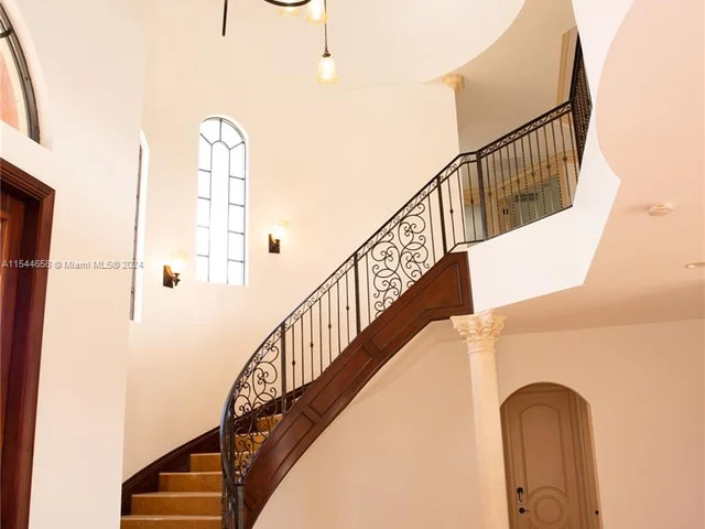 11930 NW 8th St, Plantation FL 33325