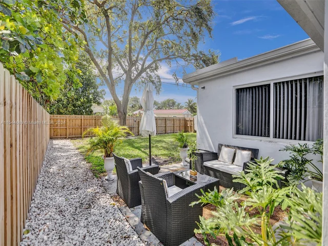 1820 NE 182nd St, North Miami Beach FL 33162